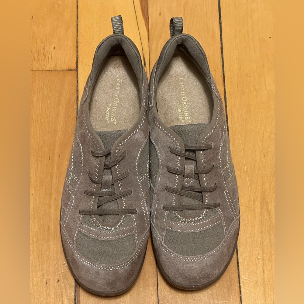 EARTH ORIGINS BY EARTH CARLY WOMENS CASUAL SLIP-ON SNEAKERS - SIZE 8M